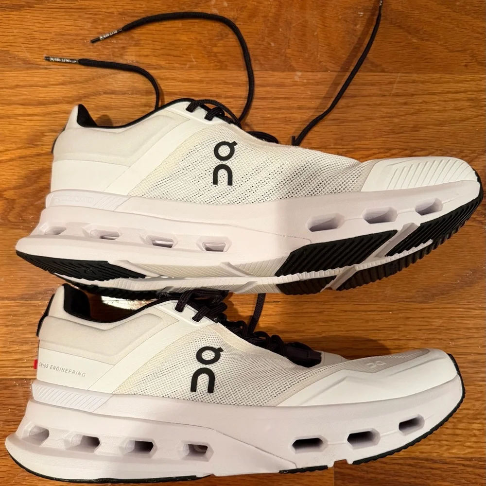 OnCloud CloudNova X White/Black Training Shoe. Size 8 - Picture 3 of 5